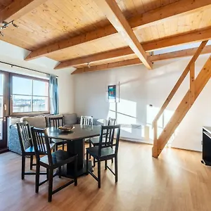 Apartmán 6, Praha